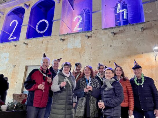 Silvestergruppe vor der Kirche von Algaida
